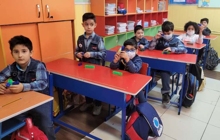 :ریاضی، آموزش اضافه کردن و کم کردن با بازی با چینه وکشیدن چوب خط، کلاس انگور 1