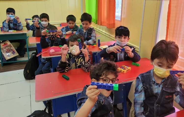 :ریاضی، آموزش اضافه کردن و کم کردن با بازی با چینه وکشیدن چوب خط، کلاس انگور