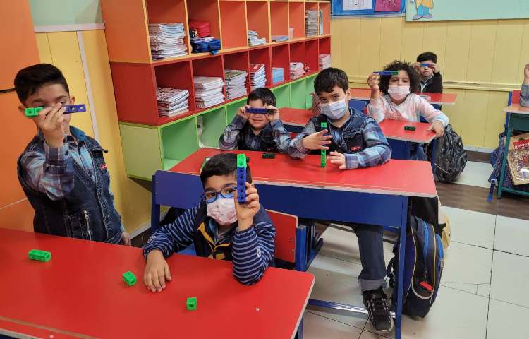 :ریاضی، آموزش اضافه کردن و کم کردن با بازی با چینه وکشیدن چوب خط، کلاس انگور 4