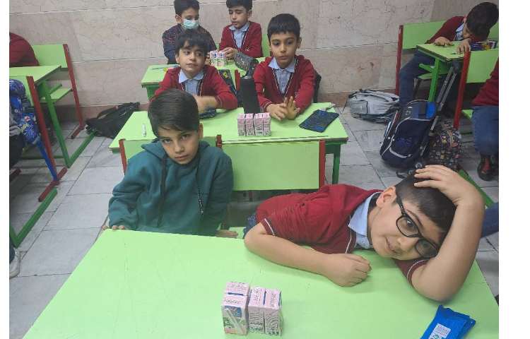 ریاضی آموزش تقسیم به صورت دست ورزی عینی 2