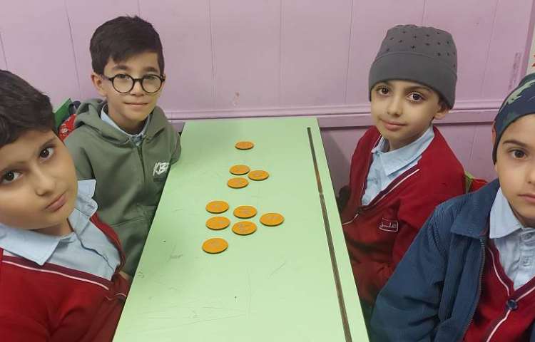 ریاضی : آموزش و انجام دست ورزی الگوی هندسی 5