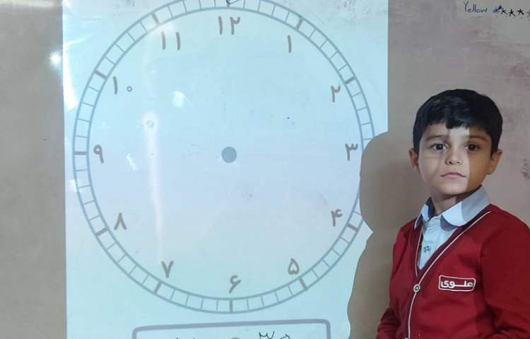ریاضی : آموزش و تمرین ساعت (معرفی دقیقه در ساعت) ، بیان ساعت و نمایش عقربه ها 3