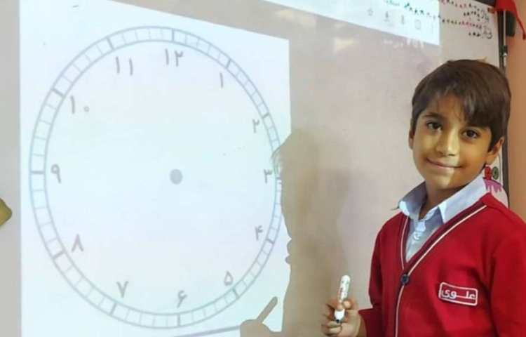 ریاضی : آموزش و تمرین ساعت (معرفی دقیقه در ساعت) ، بیان ساعت و نمایش عقربه ها 2
