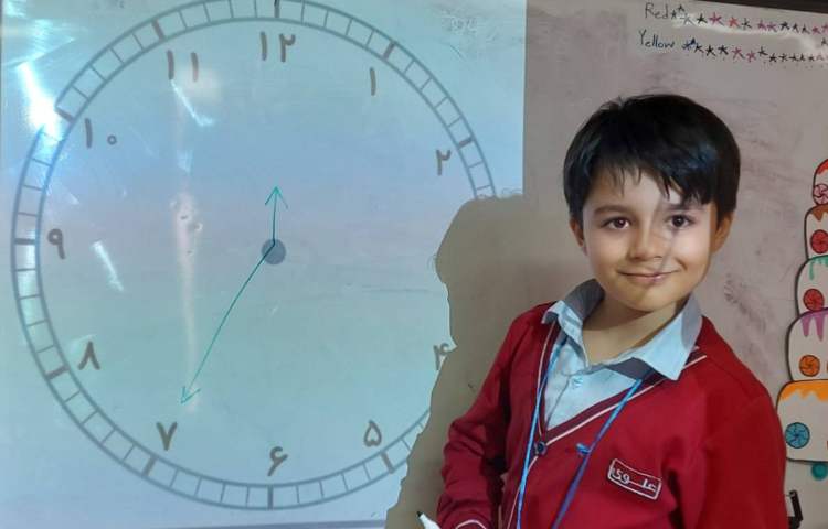 ریاضی : آموزش و تمرین ساعت (معرفی دقیقه در ساعت) ، بیان ساعت و نمایش عقربه ها