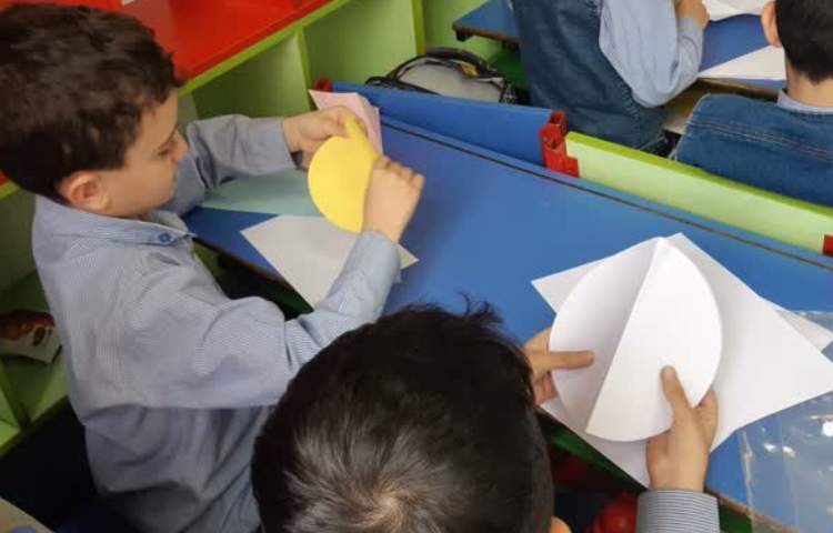 ریاضی آموزش کسر( با تا زدن اشکال هندسی) 6