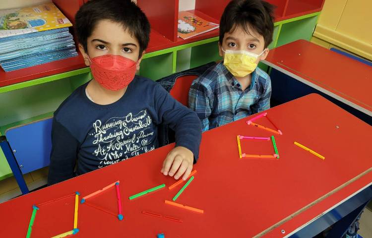 :ریاضی، آموزش گوشه و لبه، ساخت گوشه و لبه با چینه و خمیربازی 4