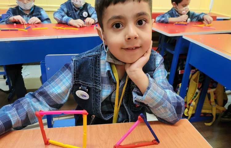 :ریاضی، آموزش گوشه و لبه، ساخت گوشه و لبه با چینه و خمیربازی