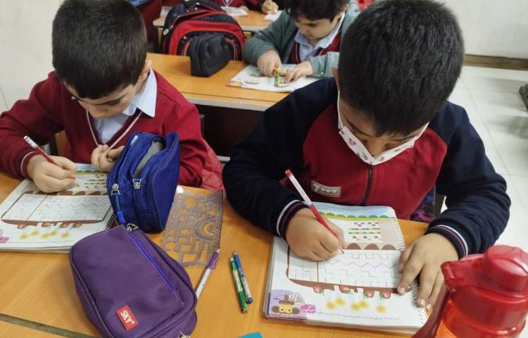 ریاضی انجام تمرینات کتاب ریاضی ( الگو و نوشتن اعداد) 1