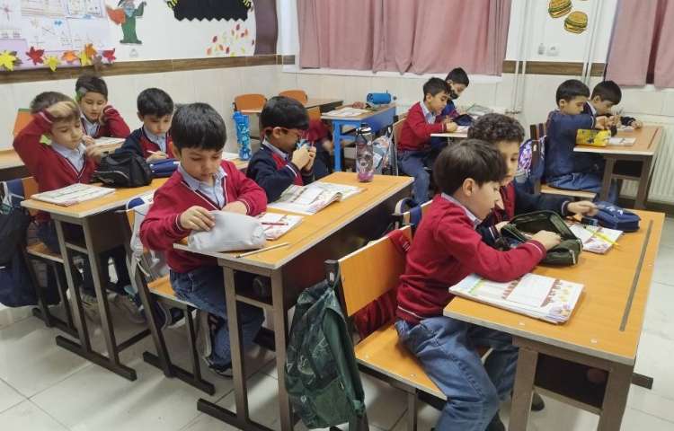 ریاضی انجام تمرینات کتاب ریاضی ( الگو و نوشتن اعداد) 2