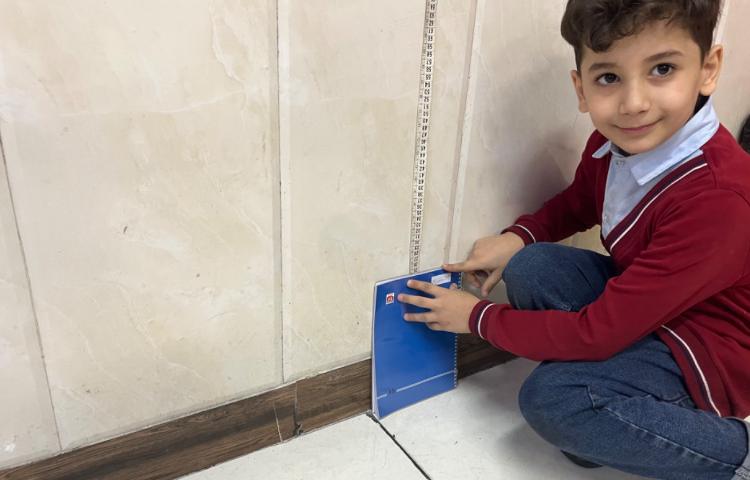 ریاضی: اندازه گیری قد، دور سر، انگشت اشاره و دور مچ با وسیله‌ی اندازه گیری متر 9