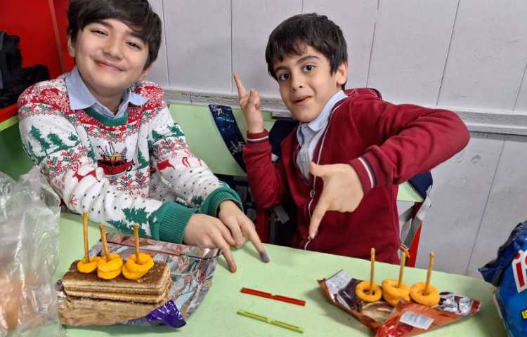 ریاضی، ایجاد انگیزه اعداد سه رقمی و مقایسه اعداد 1