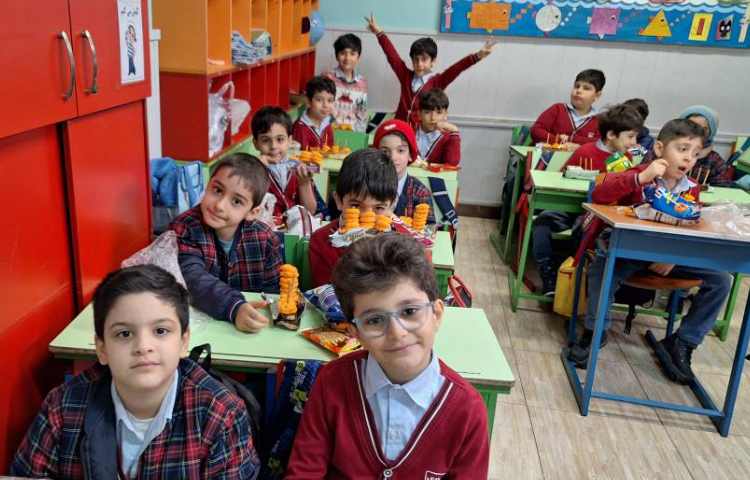 ریاضی، ایجاد انگیزه اعداد سه رقمی و مقایسه اعداد 3