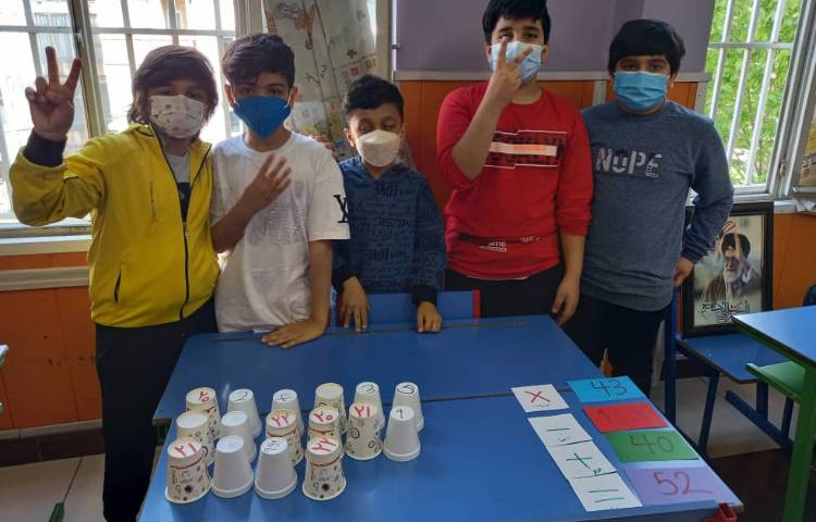 ریاضی، بازی، دست ورزی مبحث حدس و آزمایش در کلاس حضوری