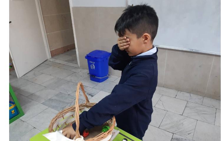 ریاضی: تدریس آمار و احتمال همراه بازی 8