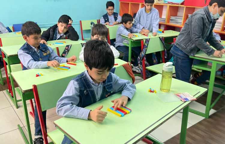 ریاضی ،تمرین جمع و تفریق با دسته های ده تایی (کوییزنر)