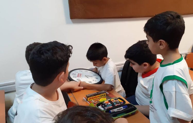 ریاضی تمرین زمانهای مختلف با ساعت 2