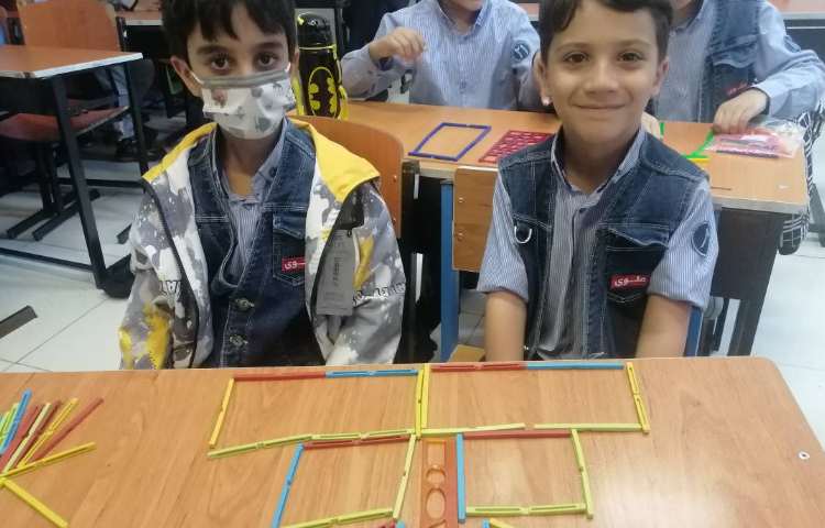 ریاضی : درست کردن اشکال هندسی با چوب خط و خط تقارن 1