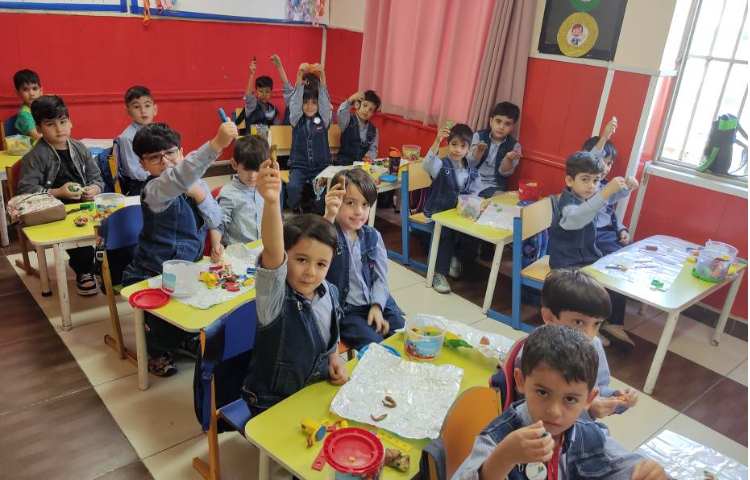 ریاضی : درست کردن خط صاف خمیده و شکسته با استفاده از خمیربازی