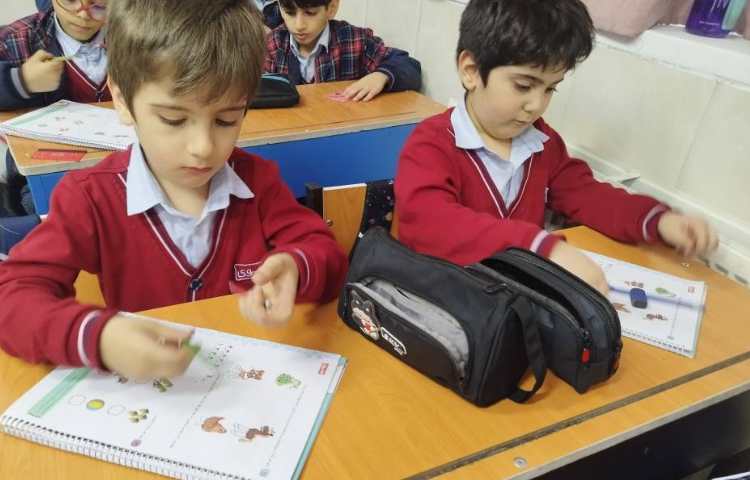 ریاضی در حال انجام کتاب کار صفحات 5958 4