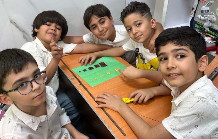 ریاضی: دست ورزی الگوی شکلی 4