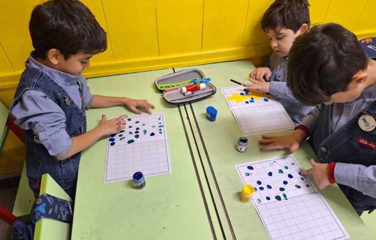 ریاضی دست ورزی تقارن دو قسمتی تلفیق هنر و ریاضی 4