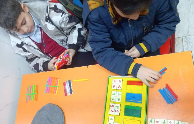 ریاضی :دست ورزی تقسیم 4