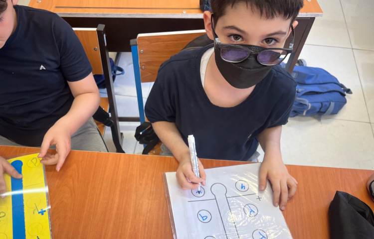 ریاضی : دست ورزی جمع دورقمی و سه رقمی انتقالی 1