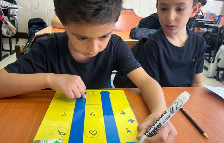 ریاضی : دست ورزی جمع دورقمی و سه رقمی انتقالی