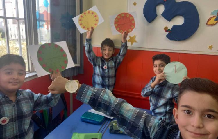 :ریاضی، دست ورزی مبحث ساعت در بعدازظهر، کلاس مریخ 5