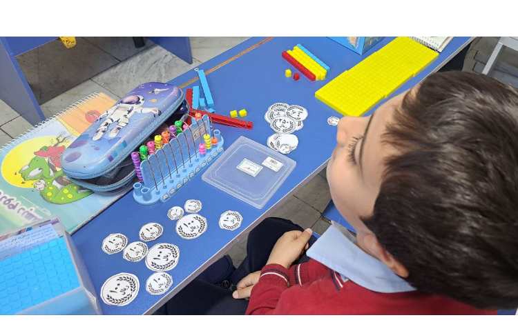 ریاضی :دست ورزی چرتکه،سکه،کوئیزنر 6