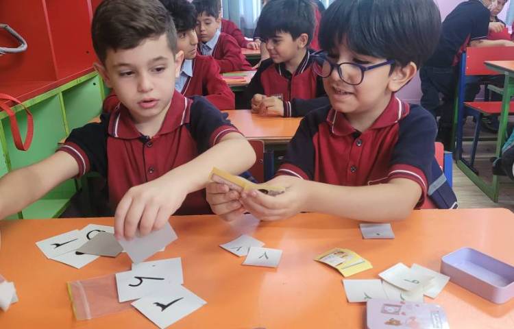 ریاضی: ساخت اعداد دو رقمی با رقم و کارت