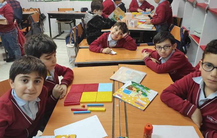 ریاضی ساخت جمع فرایندی سه رقمی با کویرنر 1