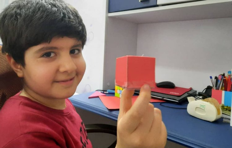 ریاضی سوم، آموزش مکعب و دست ورزی تقارن 2