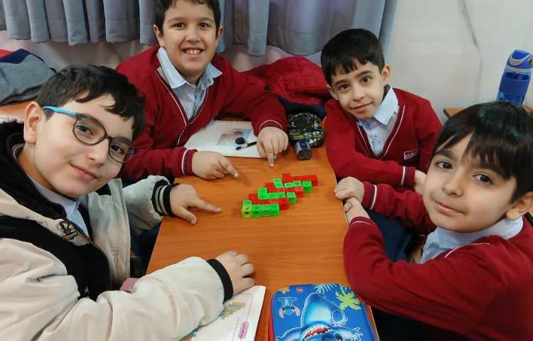 ریاضی_ شروع آموزش ضرب با دست ورزی 2