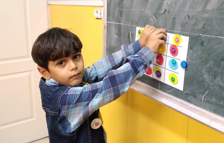 :ریاضی، فعالیت های کتاب و حل جدول شگفت انگیز 11