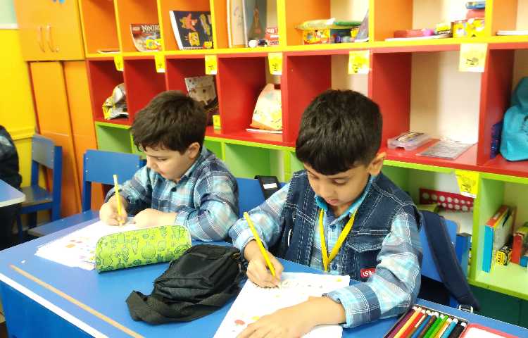 :ریاضی، فعالیت های کتاب و حل جدول شگفت انگیز 15