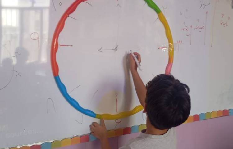 ریاضی ، مرور مباحث ساعت سال گذشته همراه با بازی تاس و حلقه ی هولاهوپ 5