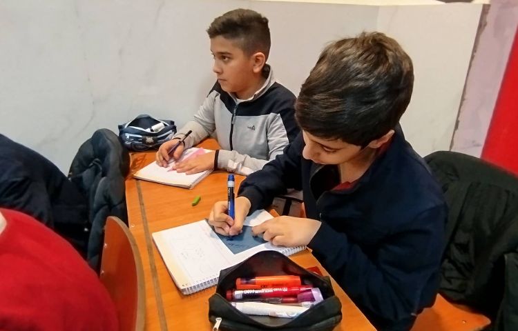 ریاضی - مشاهده‌ی یکی بودن خط تقارن و نیمساز زاویه در مربع 4