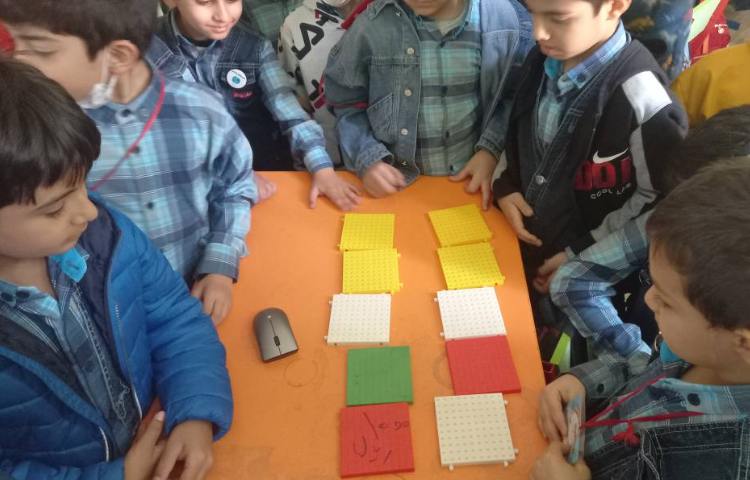 :ریاضی، معرفی عدد هزار با دست ورزی، کلاس زمین