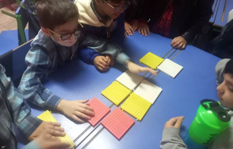 :ریاضی، معرفی عدد هزار با دست ورزی، کلاس مریخ 3