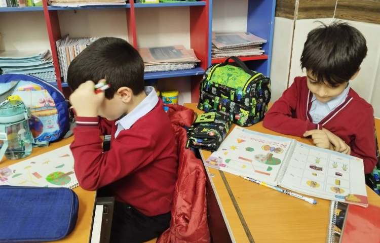 ریاضی موضوع: نیمه ی پنهان هرشکل و مفهوم تقارن 2