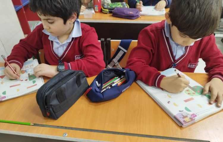 ریاضی موضوع: نیمه ی پنهان هرشکل و مفهوم تقارن 3