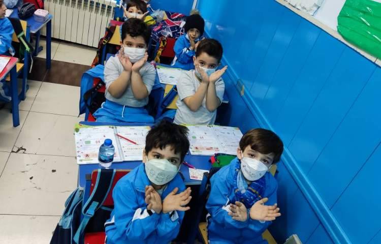 :ریاضی، نشان دادن عدد 7 با دست 3