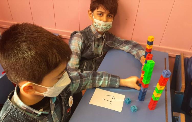 :ریاضی و بازی، ساخت اعداد به کمک چینه 3