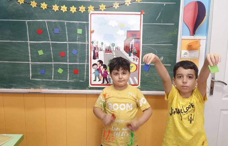 :ریاضی و فارسی(جدول شگفت انگیز و نگاره 4) 4