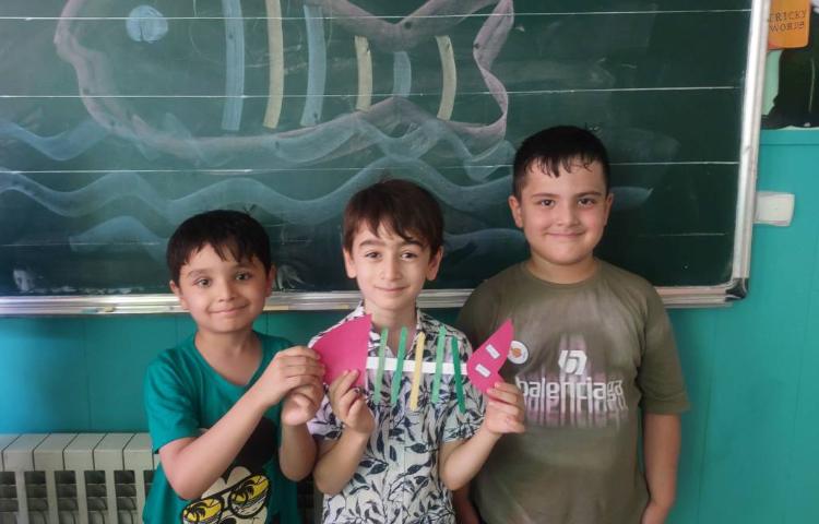 ریاضی، کاردستی الگویابی ساخت ماهی با چوب بستنی و مقوا 2