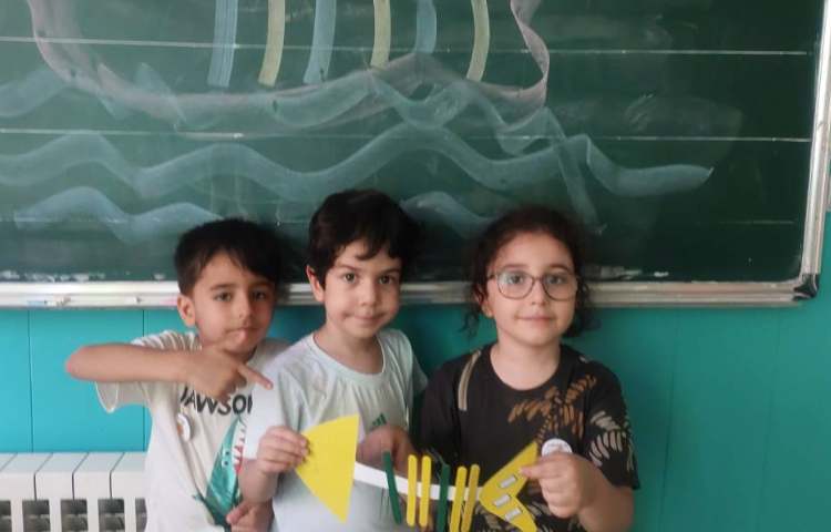 ریاضی، کاردستی الگویابی ساخت ماهی با چوب بستنی و مقوا 4