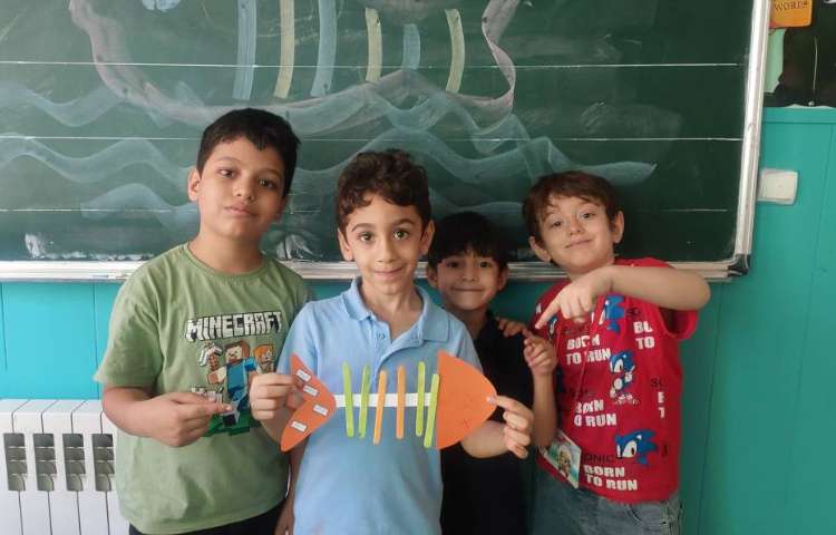 ریاضی، کاردستی الگویابی ساخت ماهی با چوب بستنی و مقوا 5