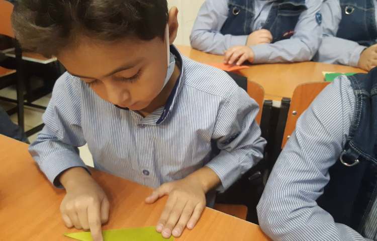 ریاضی : یادگیری خط تقارن 4