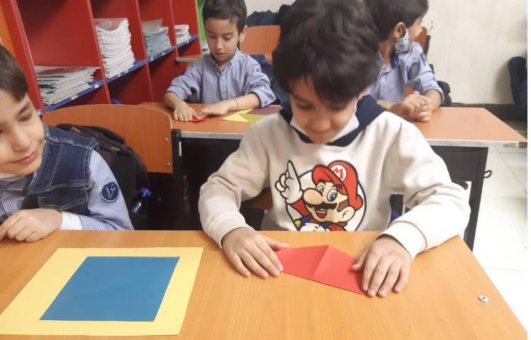 ریاضی : یادگیری خط تقارن